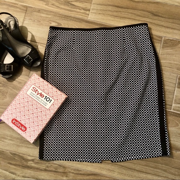 White House Black Market Dresses & Skirts - WhiteHouseBlackMarket Geometric Pencil Skirt NWT